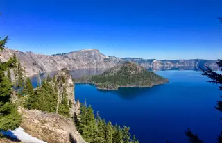 Bestaune das Wunder der Natur am Crater Lake Nationalpark