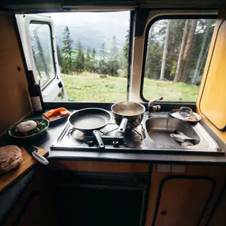 Camper-Küche: Genussvolles Kochen auf Rädern