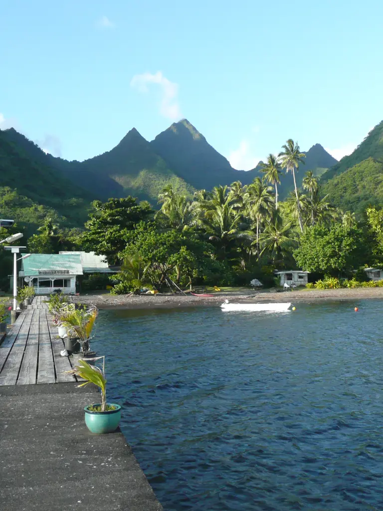 Mit dem Schiff nach Pitcairn die Insel der Bounty Meuterei