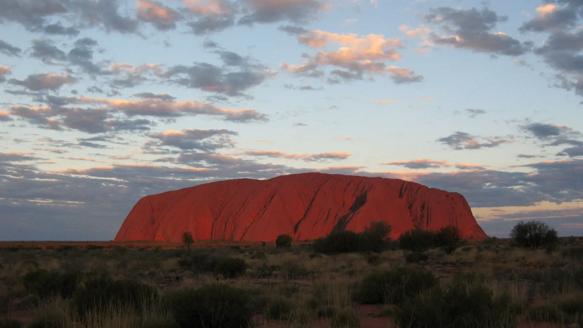 Mit dem 4x4 Geländefahrzeug das Rote Zentrum Australiens entdecken